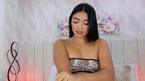 Snapshot of megan_cruzgb chatting on April 17, 12:30 pm Carolina Paez online show from April 17, 12:30 pm