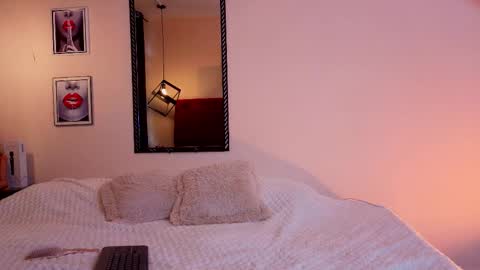 megan do santos online show from September 24, 8:01 pm