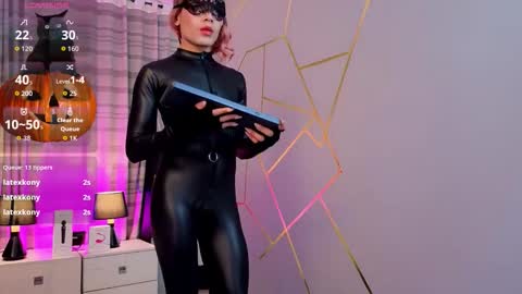 megan do santos online show from October 31, 8:32 pm