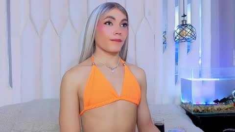 megan do santos online show from April 6, 8:32 pm