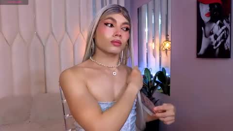 megan do santos online show from April 15, 2:24 pm