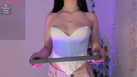 Snapshot of megan_gg chatting on April 15, 7:54 pm megan_gg online show from April 15, 7:54 pm