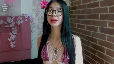 Snapshot of megan_gg chatting on April 25, 6:49 pm megan_gg online show from April 25, 6:49 pm