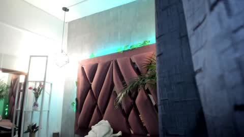    online show from February 8, 2:04 am