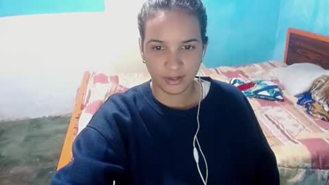 Snapshot of megan_little_ chatting on December 11, 1:37 am amanda online show from December 11, 1:37 am