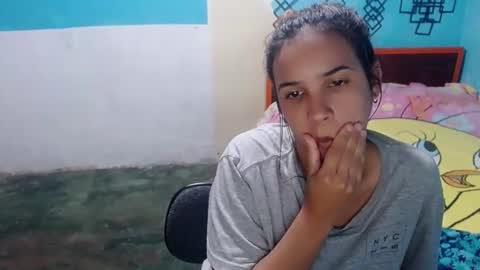 Snapshot of megan_little_ chatting on January 15, 3:00 am amanda online show from January 15, 3:00 am