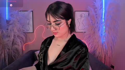 Snapshot of megan_moore__ chatting on December 29, 5:01 pm online show from December 29, 5:01 pm