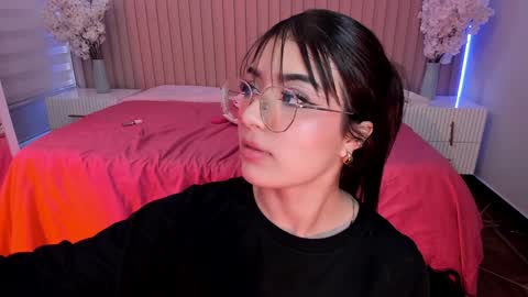 Snapshot of megan_moore__ chatting on February 7, 6:56 pm online show from February 7, 6:56 pm