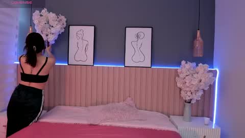 Snapshot of megan_moore__ chatting on February 11, 12:05 pm online show from February 11, 12:05 pm