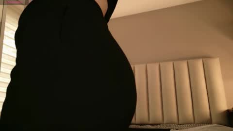 Snapshot of megan_moore__ chatting on October 1, 12:11 pm online show from October 1, 12:11 pm