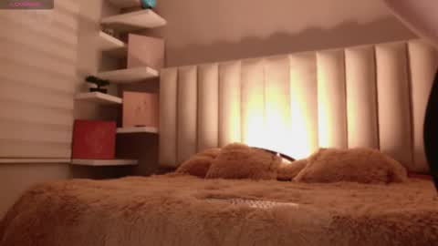 Snapshot of megan_moore__ chatting on October 8, 12:03 pm online show from October 8, 12:03 pm