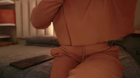 Snapshot of megan_moore__ chatting on October 15, 12:05 pm online show from October 15, 12:05 pm