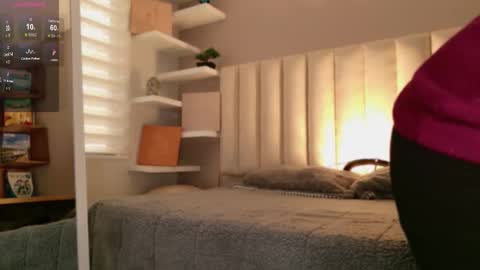 Snapshot of megan_moore__ chatting on October 21, 12:06 pm online show from October 21, 12:06 pm