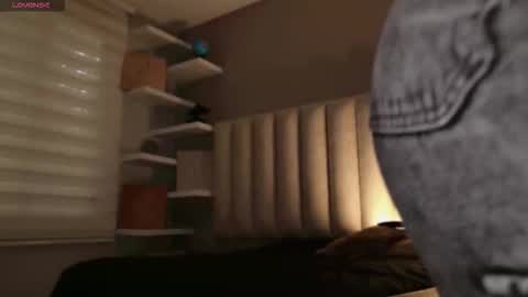 Snapshot of megan_moore__ chatting on November 17, 12:00 pm online show from November 17, 12:00 pm