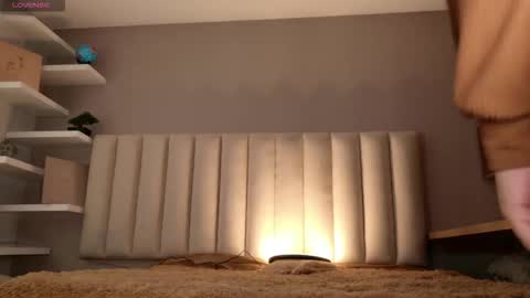 Snapshot of megan_moore__ chatting on November 27, 12:07 pm online show from November 27, 12:07 pm