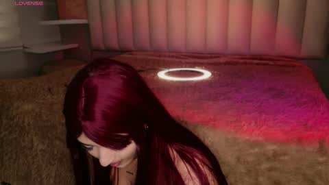     online show from April 3, 12:25 pm