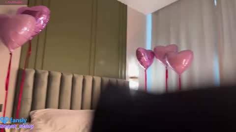 Stacy UTC 700   0800am-0200pm  online show from February 17, 5:04 am