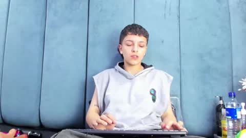 megan_thompsonn_ online show from February 15, 2:19 am