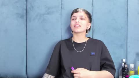 Snapshot of megan_thompsonn_ chatting on June 19, 2:05 am megan_thompsonn_ online show from June 19, 2:05 am