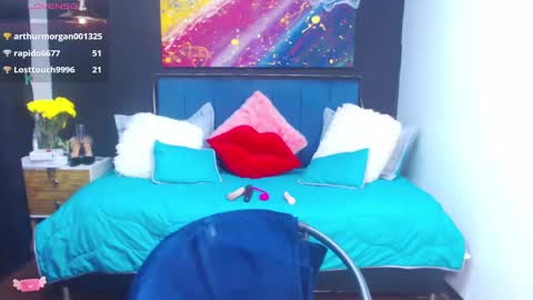 M E G A N   online show from December 24, 5:44 pm