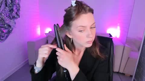 Snapshot of meganclapp chatting on June 4, 5:46 am Megan online show from June 4, 5:46 am