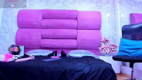 MeganFOXXI  online show from February 7, 11:45 pm