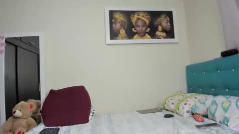 megan        online show from January 19, 3:54 am