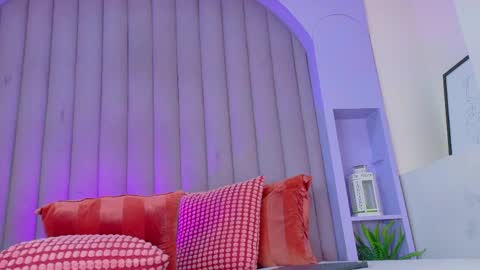 Snapshot of meganlovee__ chatting on June 1, 2:35 am MEGAN online show from June 1, 2:35 am