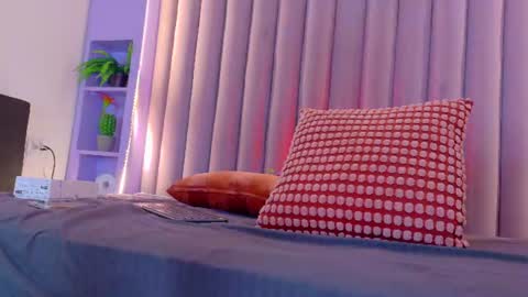 Snapshot of meganlovee__ chatting on June 16, 2:47 am MEGAN online show from June 16, 2:47 am
