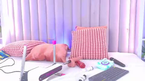 Snapshot of meganlovee__ chatting on June 24, 2:43 am MEGAN online show from June 24, 2:43 am