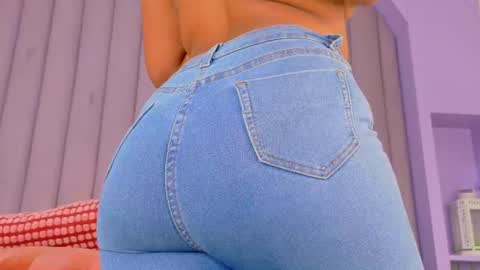 Snapshot of meganlovee__ chatting on August 1, 2:55 am MEGAN online show from August 1, 2:55 am
