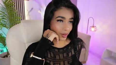 Megan Lowell online show from November 21, 7:12 pm