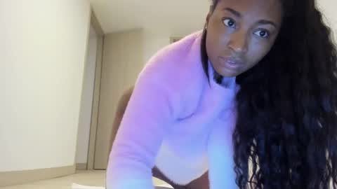 meganmir1 online show from February 16, 5:15 am