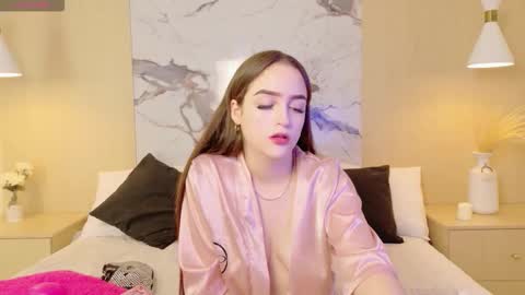 meganmonroee_ online show from March 16, 7:40 pm