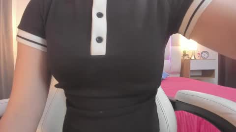 Megan Queen online show from May 2, 12:43 pm