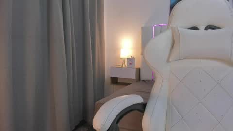 Megan Queen online show from May 13, 12:24 pm