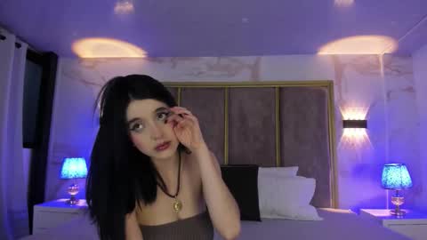 Snapshot of meganr_ chatting on February 3, 11:15 am Megan online show from February 3, 11:15 am