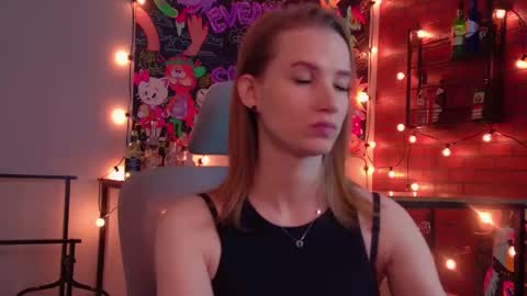 Snapshot of meganrodgers chatting on April 22, 5:47 pm megan online show from April 22, 5:47 pm