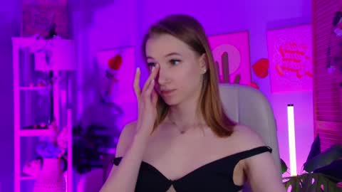 Snapshot of meganrodgers chatting on May 10, 5:40 pm megan online show from May 10, 5:40 pm