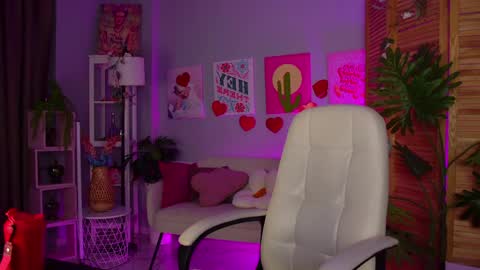 Snapshot of meganrodgers chatting on June 2, 5:48 pm megan online show from June 2, 5:48 pm