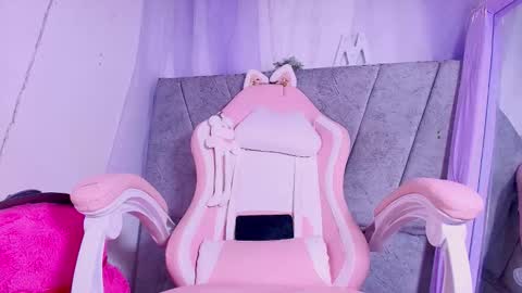 Snapshot of meganrouss7 chatting on March 27, 1:44 pm Megan online show from March 27, 1:44 pm