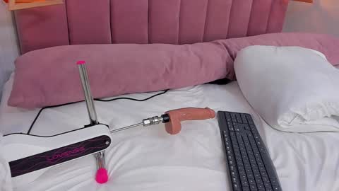 Snapshot of megansaenz_1 chatting on January 4, 1:31 am Megan online show from January 4, 1:31 am