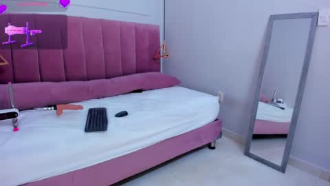 Snapshot of megansaenz_1 chatting on February 18, 8:25 pm Megan online show from February 18, 8:25 pm