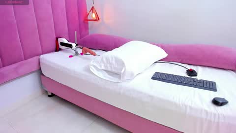 Snapshot of megansaenz_1 chatting on October 4, 8:18 pm Megan online show from October 4, 8:18 pm