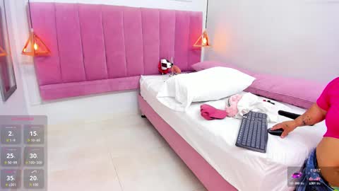 Snapshot of megansaenz_1 chatting on October 13, 7:14 pm Megan online show from October 13, 7:14 pm
