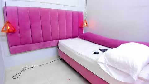 Snapshot of megansaenz_1 chatting on October 20, 7:58 pm Megan online show from October 20, 7:58 pm