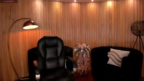 Snapshot of meganscottx chatting on May 21, 11:39 am Megan online show from May 21, 11:39 am