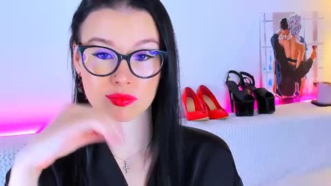 Snapshot of meganstones chatting on April 2, 4:37 pm Megan online show from April 2, 4:37 pm
