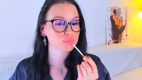 Snapshot of meganstones chatting on April 24, 7:27 pm Megan online show from April 24, 7:27 pm