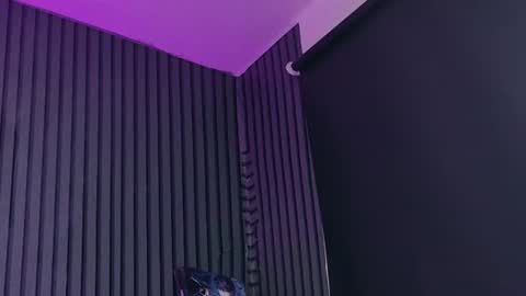 Snapshot of meganwolf1_ chatting on June 17, 5:36 pm Megan online show from June 17, 5:36 pm